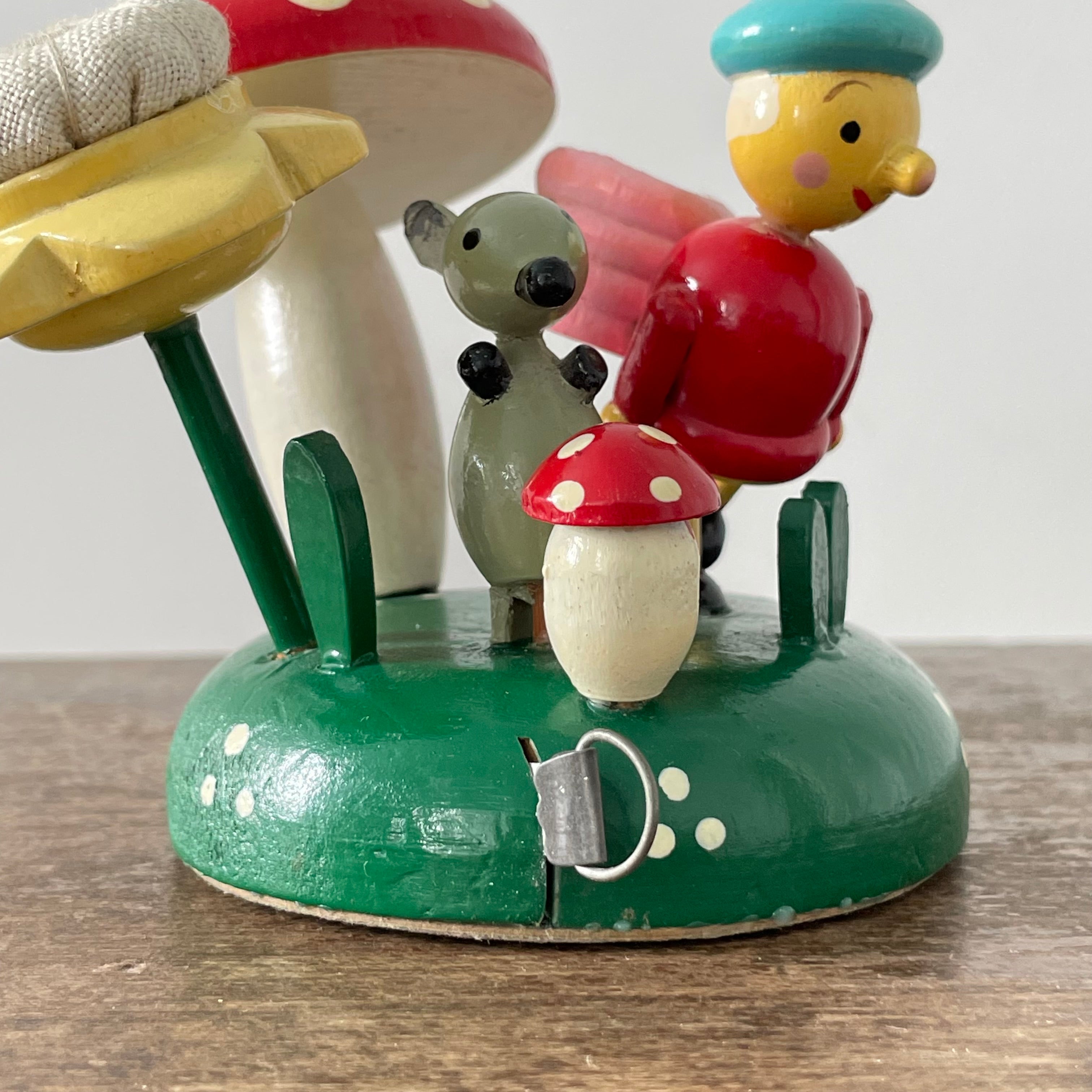 Vintage Wooden Gnome Sewing Caddy – Darning Mushroom, Tape & Thimble – FOREIGN