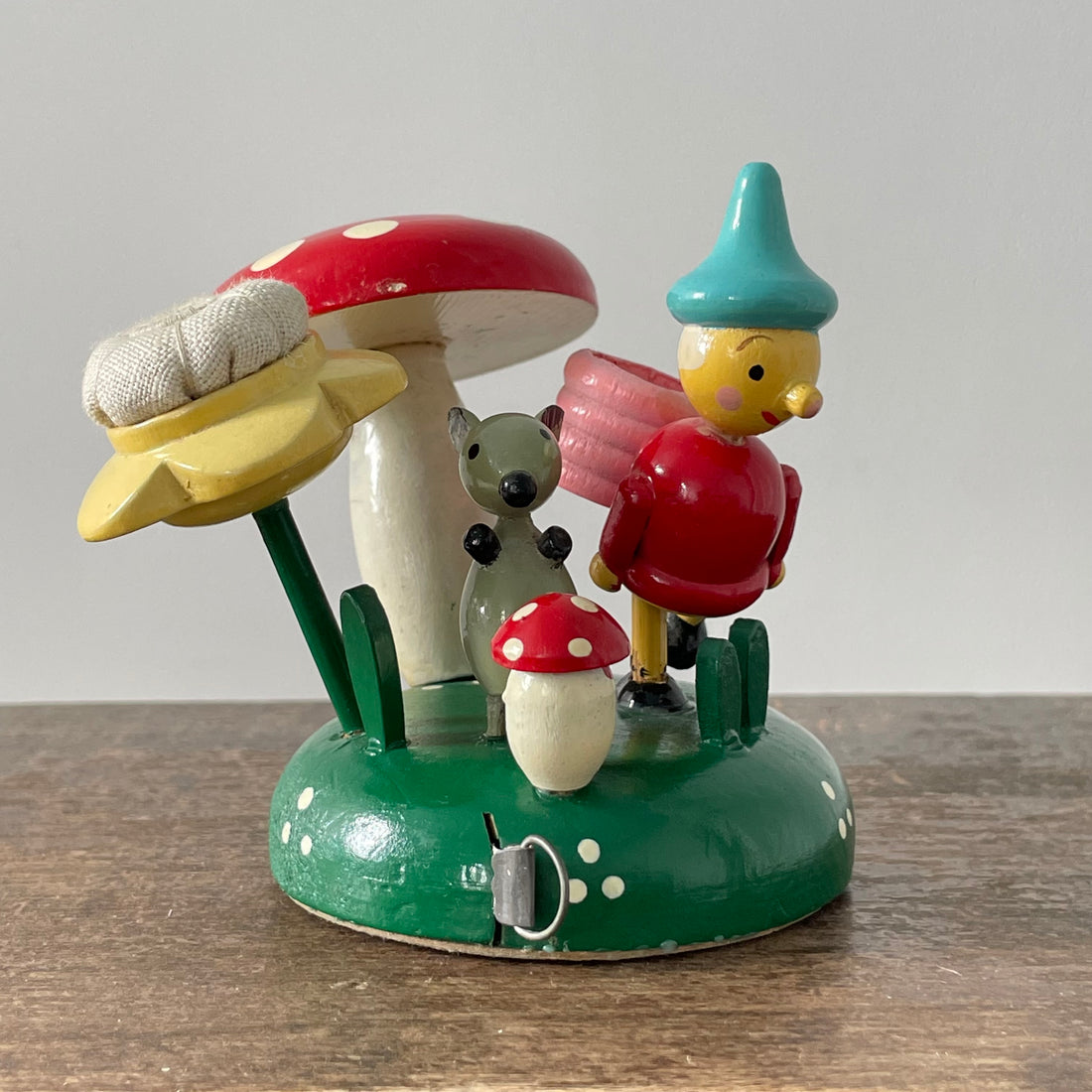 Vintage Wooden Gnome Sewing Caddy – Darning Mushroom, Tape &amp; Thimble – FOREIGN