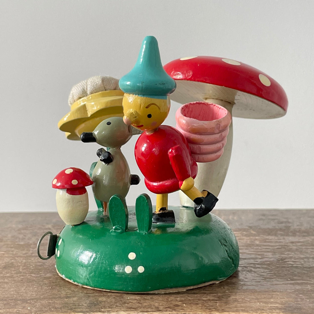 Vintage Wooden Gnome Sewing Caddy – Darning Mushroom, Tape &amp; Thimble – FOREIGN
