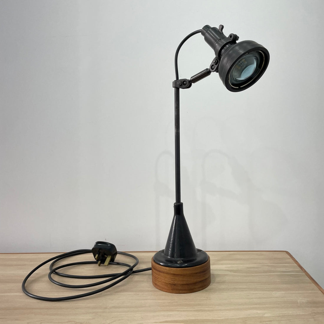 Singer SLF-2 Simanco Lamp – Rewired &amp; Earthed – Working